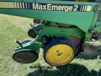 John Deere 7300 MaxEmerge 2 Disc Planter