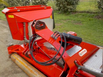 2017 Howard Trimax Stealth S3 340 Folding Winged PTO Mower/Slasher