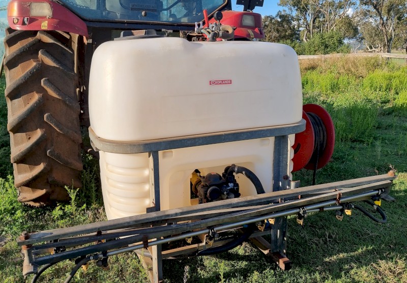 Croplands 500 Litre sprayer tank with 6 m boom | Farm Tender