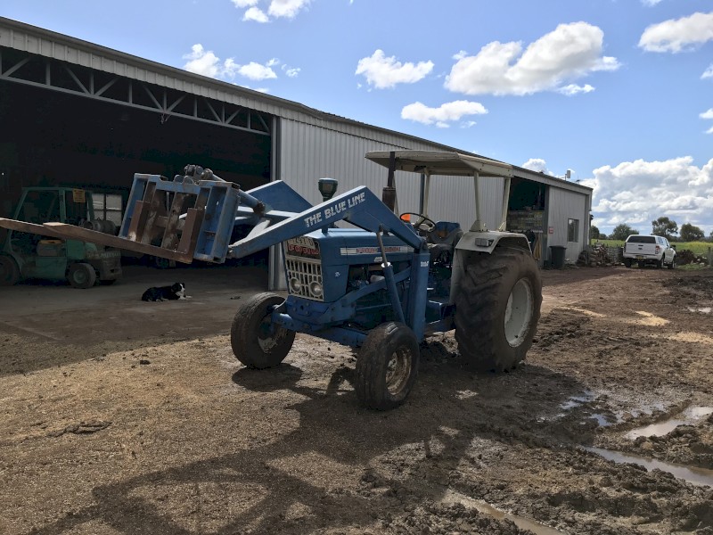 1968 Ford 5000 Tractor with FEL & attachments