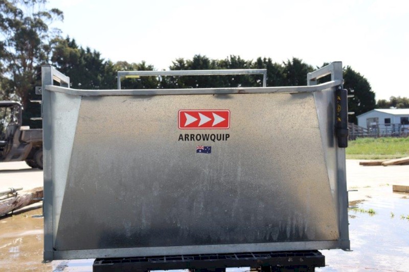 ArrowQuip Sheep Catcher Crush Handler AS NEW