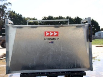 ArrowQuip Sheep Catcher Crush Handler AS NEW