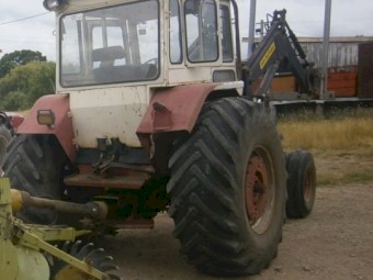 International 766 FEL Tractor