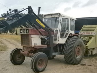 International 766 FEL Tractor