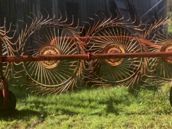 Vicon 5 Wheel Hay Rake