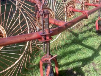 Vicon 5 Wheel Hay Rake