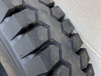 225/80R17.5 Bridgestone L330 Truck Tyres 123/122L