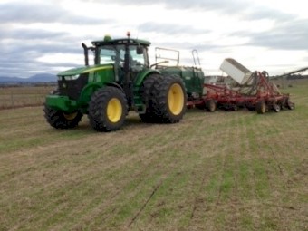 8010 Bourgault bar with 3,000 Simplicity bin and Single disc