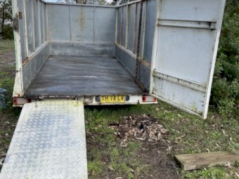 Double exel Enclosed trailer