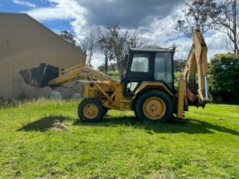 Massey Ferguson Front End loader / Backhoe