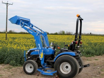 26HP Hydrostatic Tractor & 4in1 Loader & Mid Mount Mower Deck