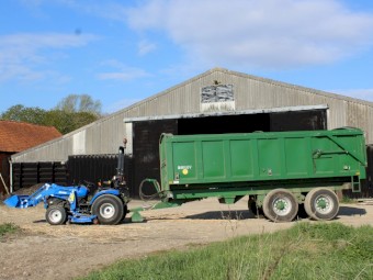 26HP Hydrostatic Tractor & 4in1 Loader & Mid Mount Mower Deck