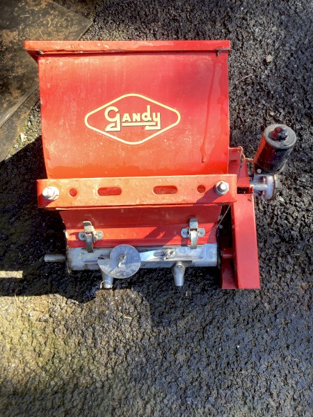 GANDY ADDITIVE APPLICATOR. 