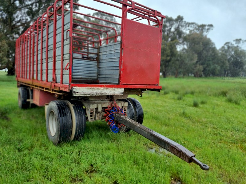 1982 Gatton Dog Trailer with cattle crate