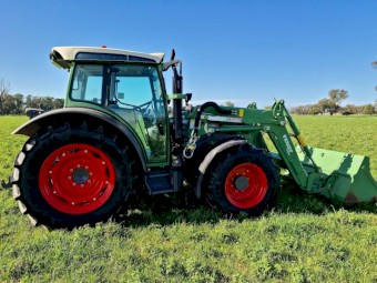 2015 Fendt  211 Vario Tractor