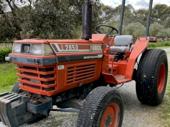 1987 Kubota L2850 4WD Tractor