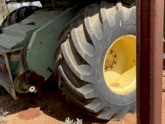 John Deere 7720 and heavy duty 30’ bat front