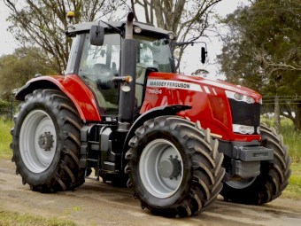 2017 MASSEY FERGUSON 7624 DYNA 6 4x4 220hp Agricultural Farm Tractor