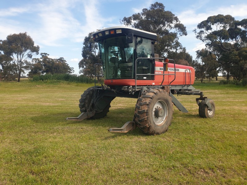 Massey 9635 Windrower 1700 hrs 30 foot