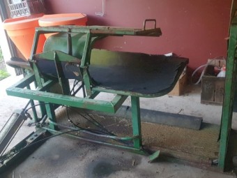 Air Operated Sheep Handler