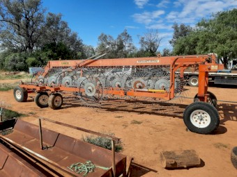 Schinckel 16 wheel V Rake