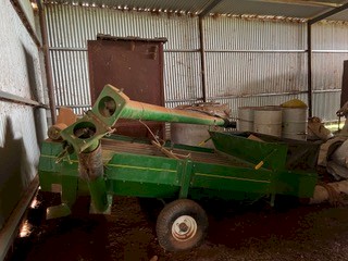 Kwik Kleen Grain Cleaner. 