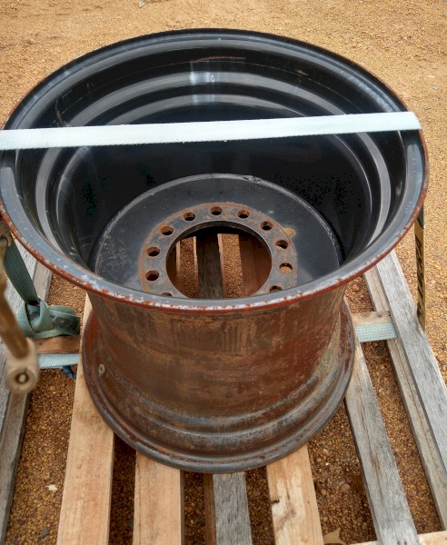 750/65R26 Rims and tyres