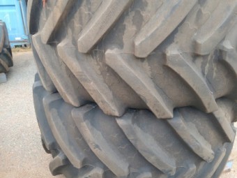 750/65R26 Rims and tyres