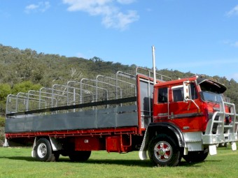 1988 Acco 1850D Livestock Truck