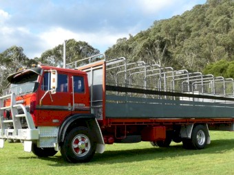 1988 Acco 1850D Livestock Truck