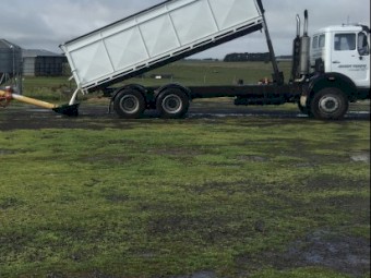1984 Mercedes-Benz 2228 Tipping tray truck with grain bin
