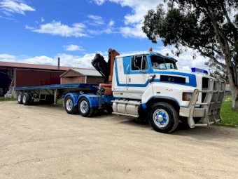1991 International Transtar Crane Truck Extendable
