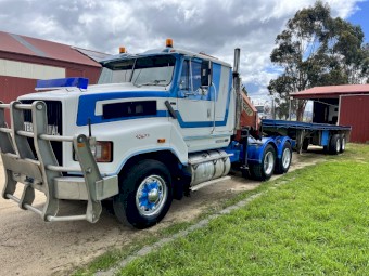 1991 International Transtar Crane Truck Extendable