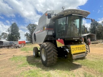 Gleaner R75 and 40ft front 