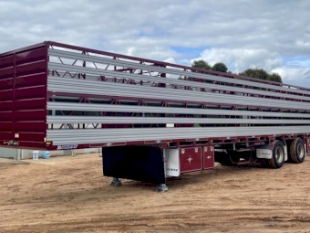 2021 Byrne 45ft 2x1 Livestock Trailer