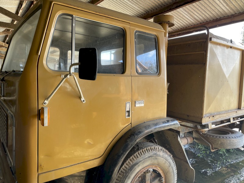 International Acco 1810A Tipping Tray with Grain Bin