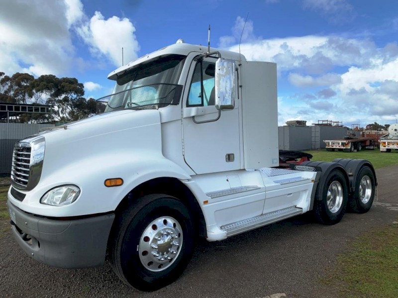 Freightliner 2007 day cab prime mover