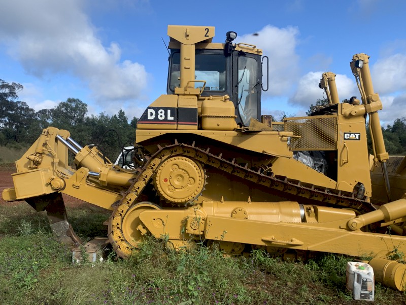 Caterpillar D8L