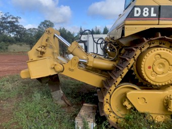 Caterpillar D8L