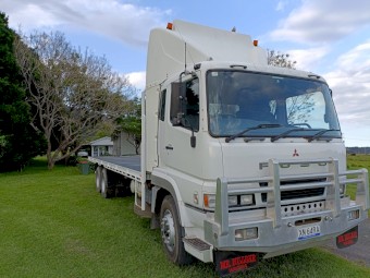 2005 Mitsubishi FV500 Tray Truck