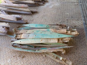 Crop lifters and fingers