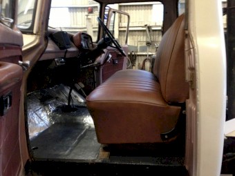 International D1830 prime mover, 6354 Perkins, with a 5 and a 2 speed diff