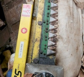 1 pair of Sabre vertical knives