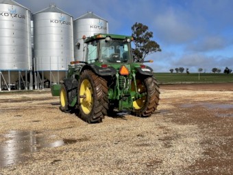 2005 John Deere 7820 with Challenge Front End Loader
