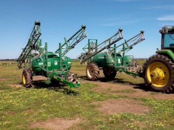 21m Goldacres 2500L Boomspray