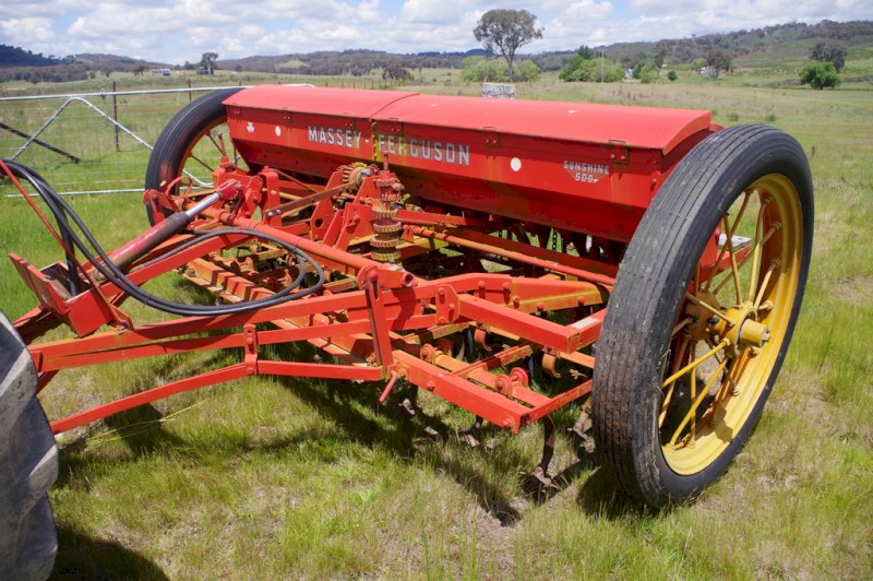 Massey Ferguson Sunshine 500 16 run Combine