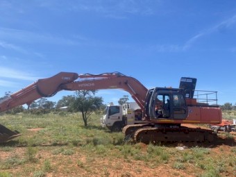 Hitachi ZX 330 LC Excavator
