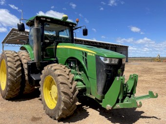 2015 John Deere 8320R  Tractor