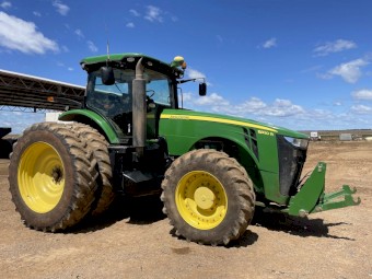 2015 John Deere 8320R  Tractor