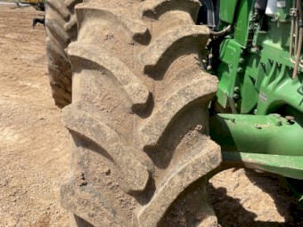 2015 John Deere 8320R  Tractor